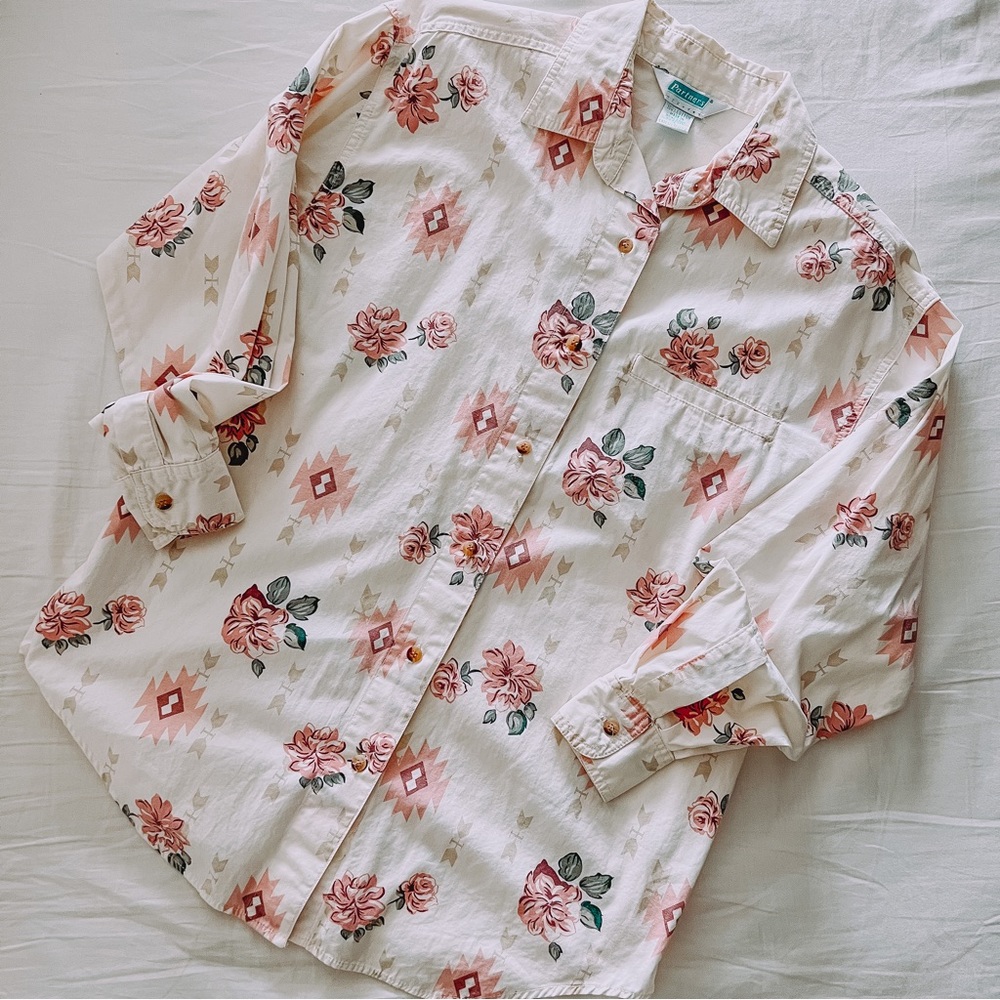Vintage Partner Mervyns Cream/Rose Aztec/Floral Print Long Sleeve Button Up